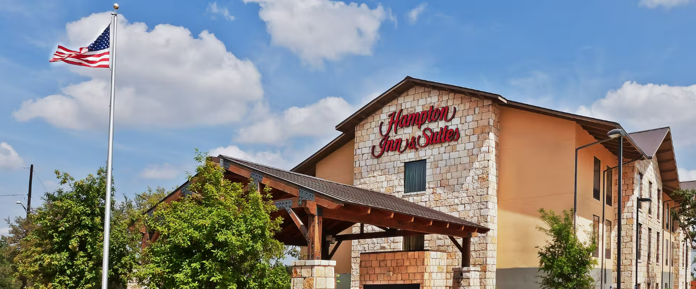 Hapton Inn & Suites Lakeway