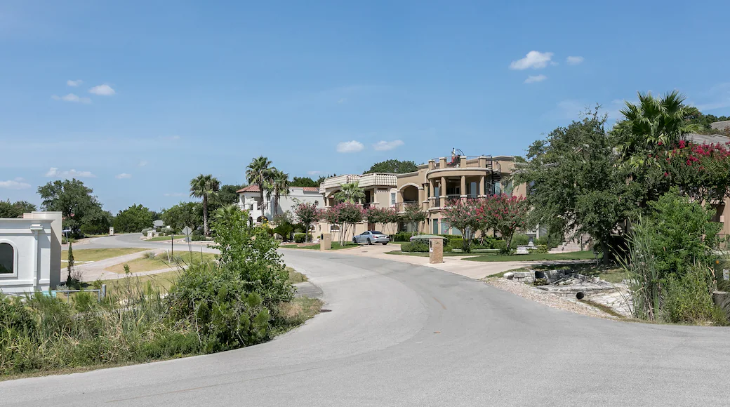 Driveway into Miraval Austin Resort and Spa